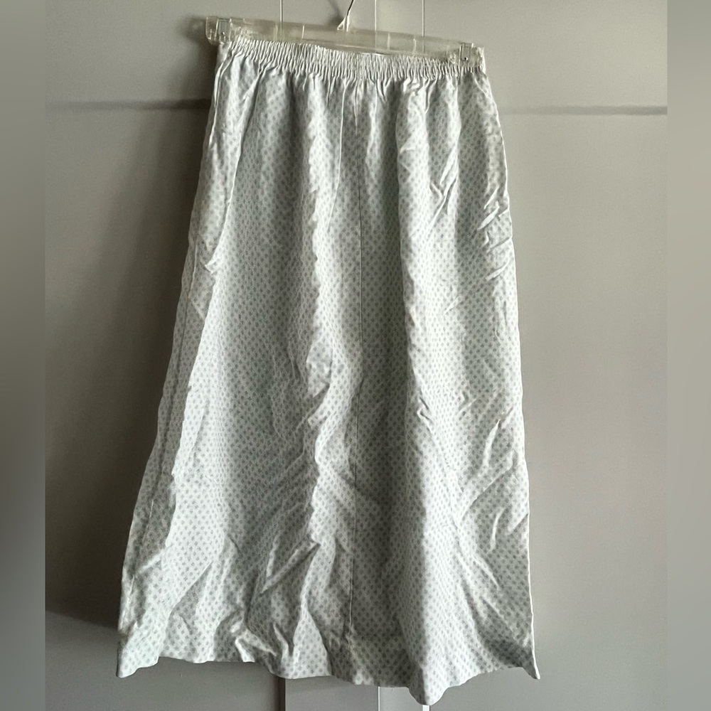 Vintage White and Light Blue Pleated Midi Skirt